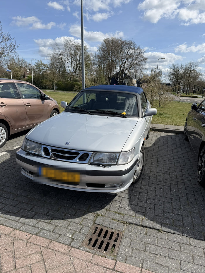 Foutgeparkeerde auto met VakVrees-kaartje